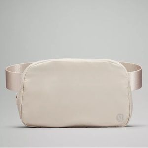 New Lululemon Everywhere Belt Bag - White Opal